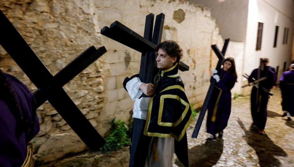 İspanya’da fırtına: Paskalya törenleri iptal edildi