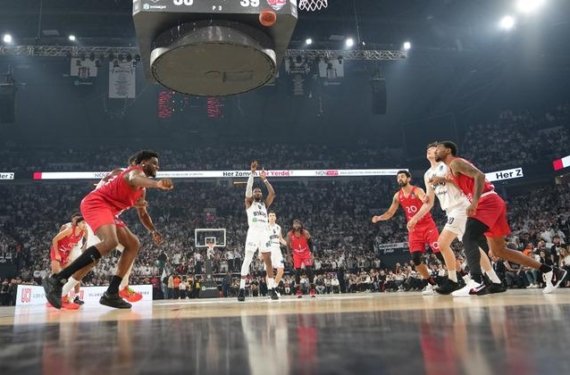 Beşiktaş yarı finalde istediğini aldı ve seride durumu 1-1