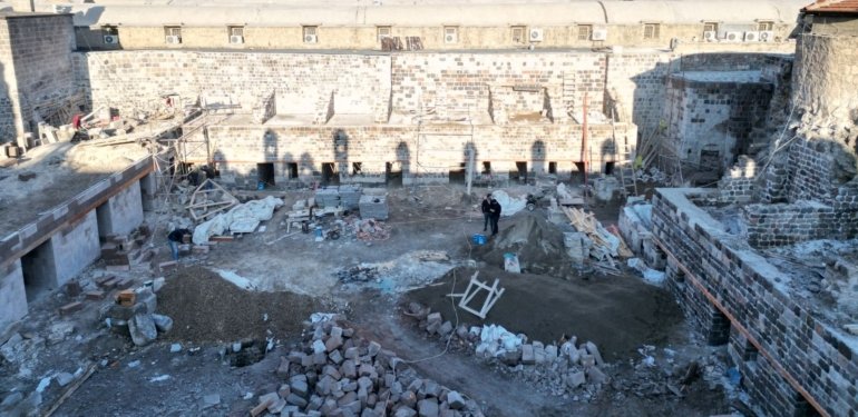Tarihi handan 3 bin kamyondan fazla hafriyat çıktı