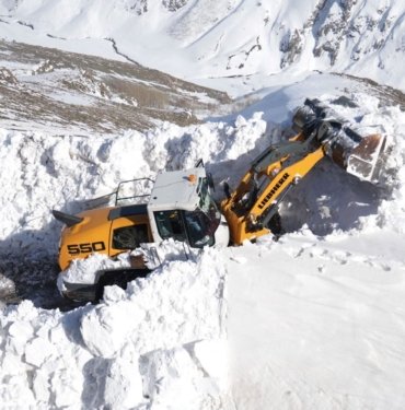 Muş’ta kar kalınlığı 7 metreyi buldu