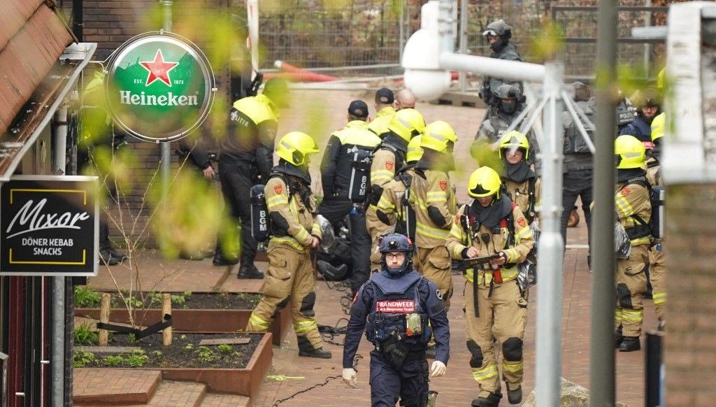 Hollanda’da rehine krizi: Kafedekiler rehin alındı, polis bölgeyi boşalttı