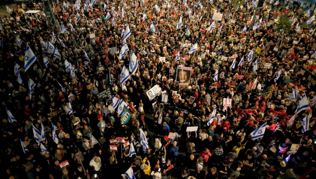 Binlerce İsrailliden Netanyahu’ya istifa ve esirlerin salıverilmesi çağrısı