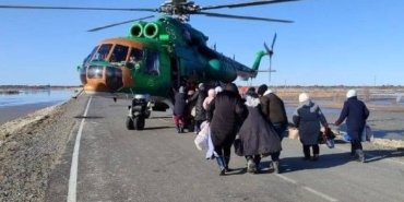Kazakistan’da sel: Binlerce kişi helikopterle tahliye edildi