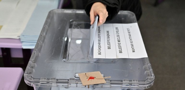 32 ilde sandıklar kapandı: Oy verme işlemi bitti