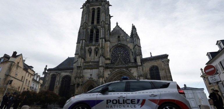 Kiliselerde terör önlemi: Fransa, Paskalya için 13 bin 500 polis görevlendirdi