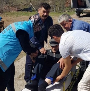 Ambulanslarla sandığa giderek oy kullandılar