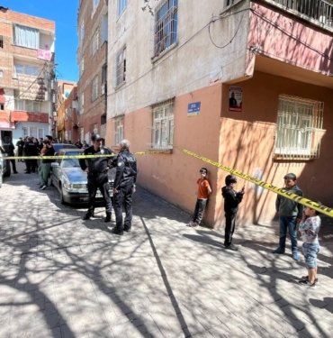 Boşanma davasından çıkıp eski eşini öldürdü