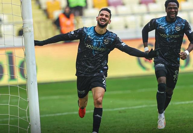 Trabzonspor, eski Galatasaraylı Emre Akbaba