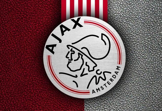 Ajax, bilgi ticareti yaptığı iddiasıyla üst yönetici Kroes