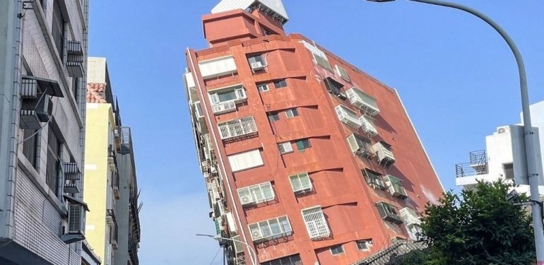 Tayvan’da 7,4 büyüklüğünde deprem: Son 25 yılın en büyüğü