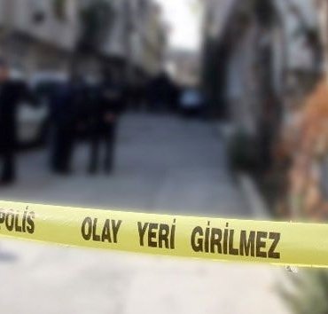 Otomobilde sır ölüm