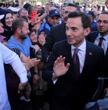 “Süper Vali”nin oğlu Mehmet Kemal Yazıcıoğlu mazbatasını aldı