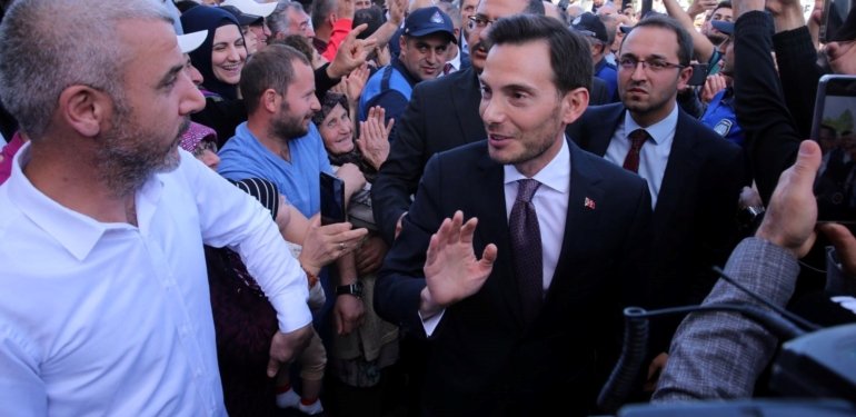 “Süper Vali”nin oğlu Mehmet Kemal Yazıcıoğlu mazbatasını aldı