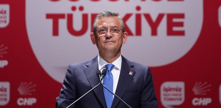 Seçimlerin ardından Özgür Özel’e yurt dışından tebrik mesajları