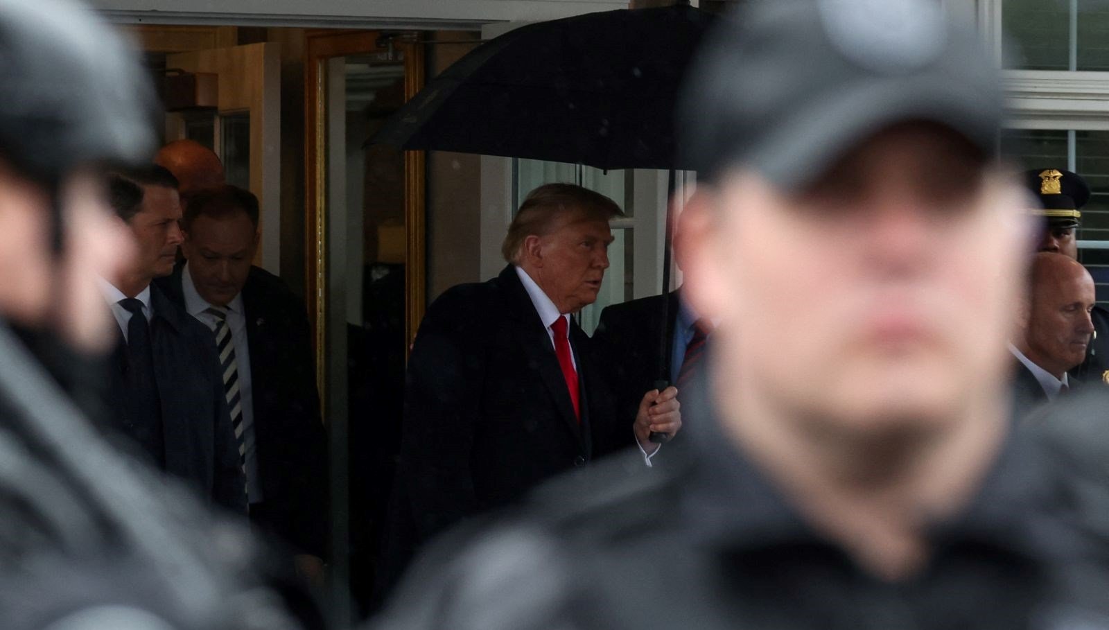 Yetişkin film yıldızına sus payı | Trump’ın dokunulmazlıkla ilgili erteleme talebi reddedildi