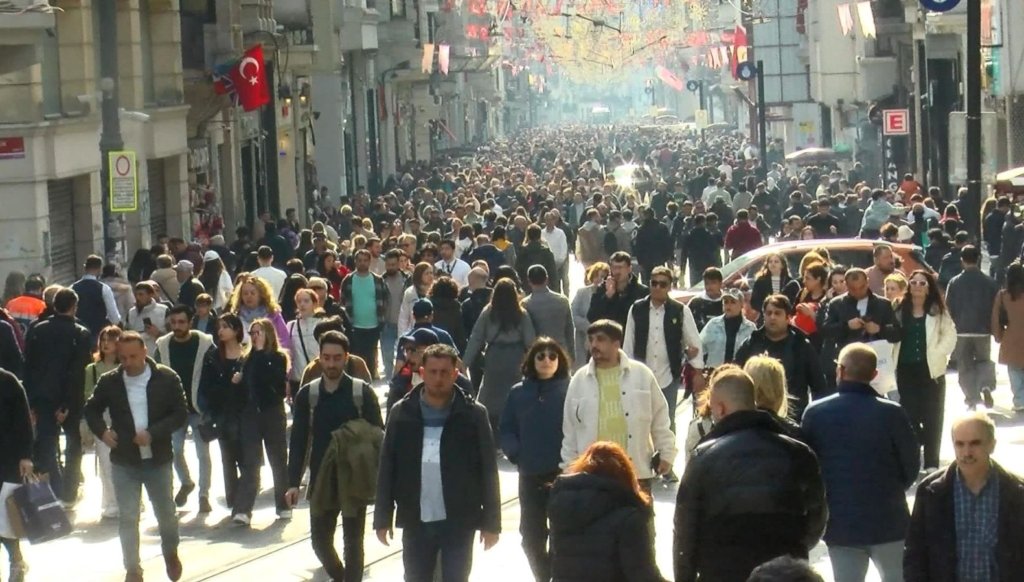 TÜİK açıkladı: Ailenin maddi durumu bireyleri nasıl etkiliyor?