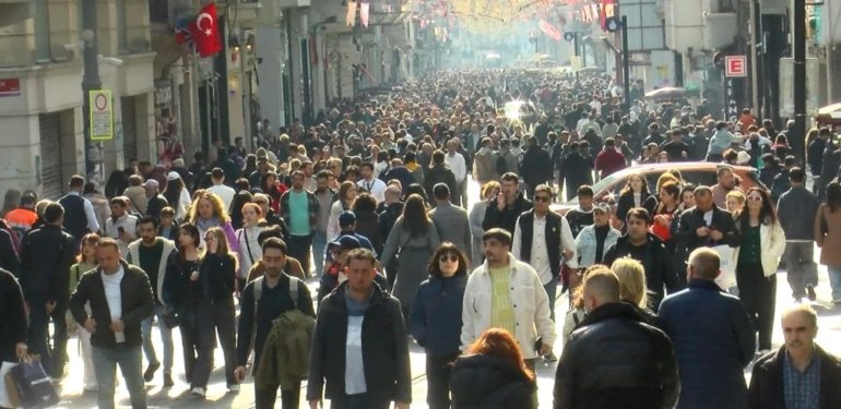 TÜİK açıkladı: Ailenin maddi durumu bireyleri nasıl etkiliyor?