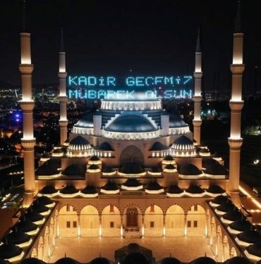 Kadir Gecesi mesajları 2024: Bin  aydan daha hayırlı olduğuna inanılan Kadir Gecesi’ne özel mesajlar