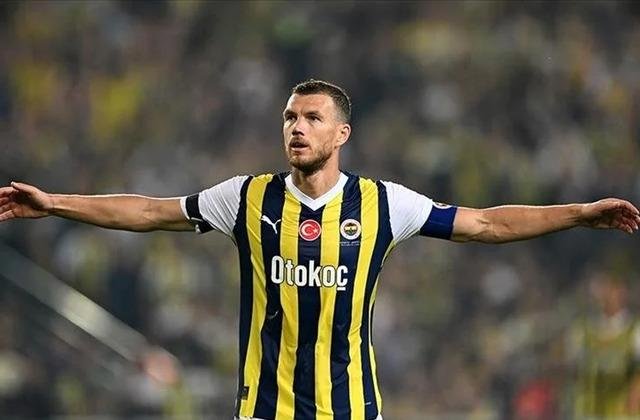 Fenerbahçeli futbolculardan yönetime