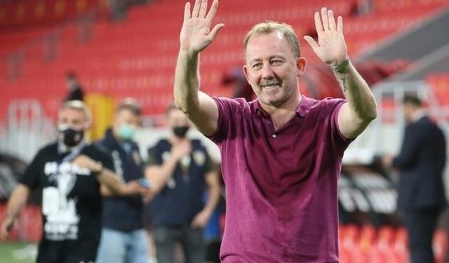 Sergen Yalçın konusunda resmi açıklama geldi! Adı Beşiktaş ile anılıyordu, görüşme yapılacağı açıklandı…