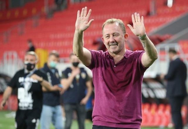 Sergen Yalçın konusunda resmi açıklama geldi! Adı Beşiktaş ile anılıyordu, görüşme yapılacağı açıklandı…