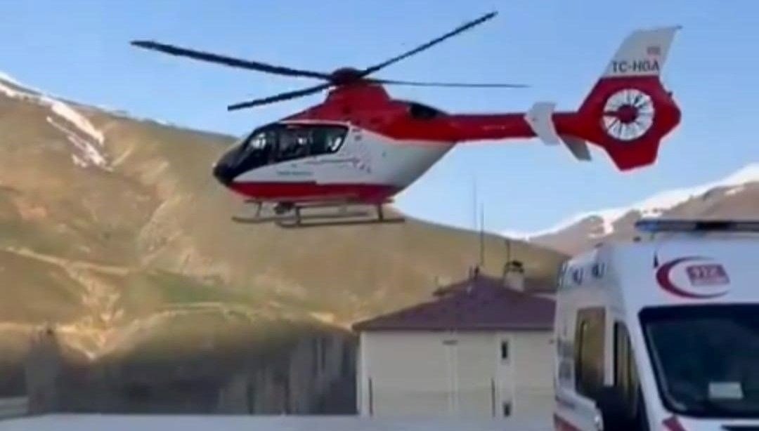 Van’da ambulans helikopter ‘solunum sıkıntısı’ olan hasta için havalandı