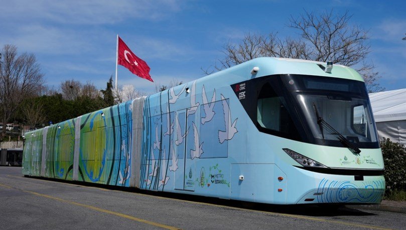İstanbul’da elektrikli metrobüs dönemi: Test sürüşleri başladı