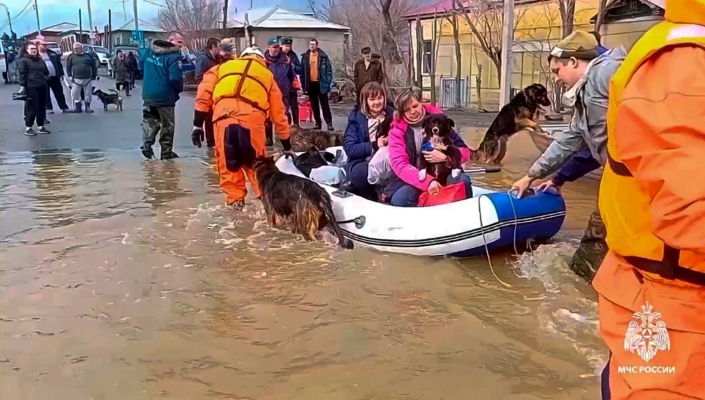 Rusya’da acil durum ilanı: 4 kişi öldü, 6 bin 300 ev sular altında kaldı