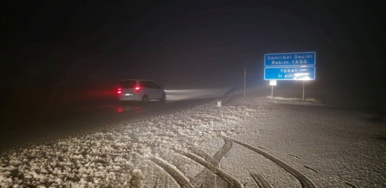 Tokat’ta kar sürprizi