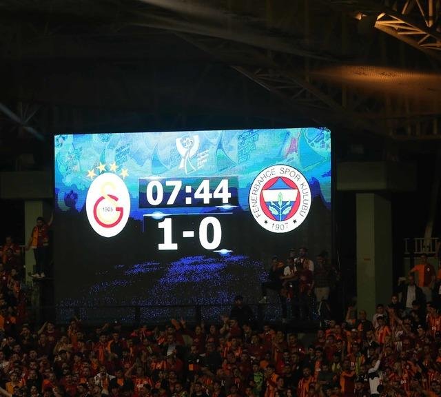 Okan Buruk Süper Kupa maçında Fenerbahçe