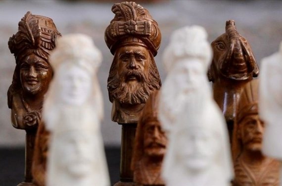 Ömrünü lüle taşına adayan geleneksel el sanatçısı, iki kadın usta yetiştirdi