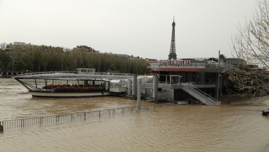 Paris Olimpiyatları öncesi Seine Nehri’nde kirlilik uyarısı