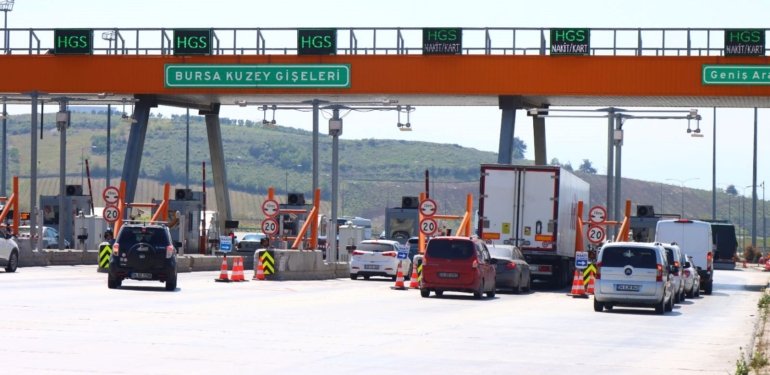 İstanbul-İzmir Otoyolu’nda bayram tatili hareketliliği devam ediyor