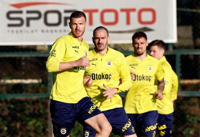 Fenerbahçe, Yunanistan takımlarıyla 9. maçına çıkacak
