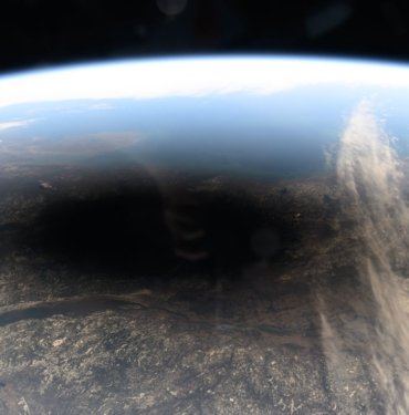 Astronotlar tam Güneş tutulmasını uzaydan fotoğrafladı