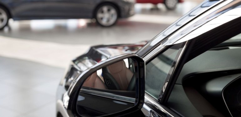 SUV otomobiller zirveyi bırakmıyor