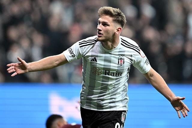 Semih Kılıçsoy için hayrete düşüren teklif! Beşiktaş yönetimi duyar duymaz anında yanıt verdi