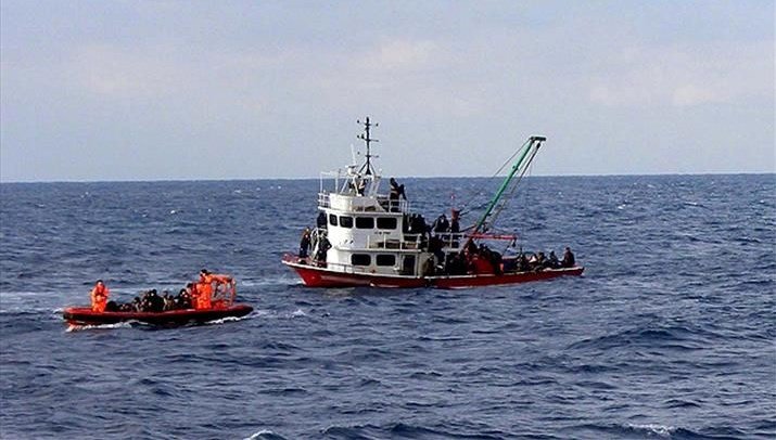 Akdeniz’de göçmen teknesi battı: 8 ölü