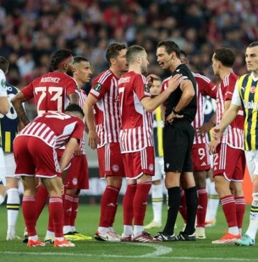 Yunanlar galibiyeti bile unuttu, tüm ülke Edin Dzeko