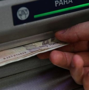 Depremzede öğrencinin öğrenim kredisi KDK’nin girişimiyle bursa dönüştürüldü