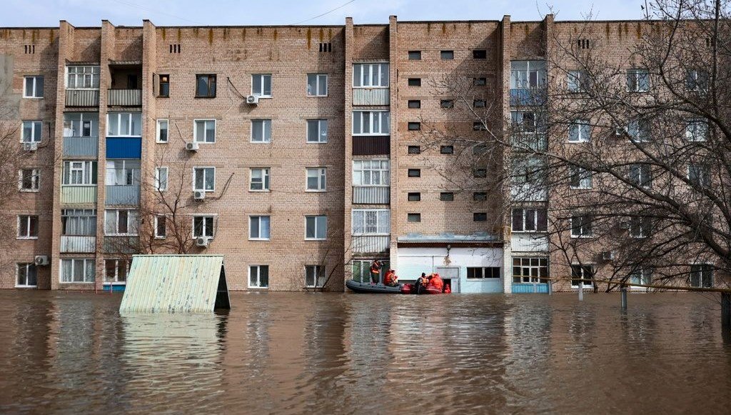 Ural Nehri’nde taşkın: Su seviyesi 11 metreyi geçti