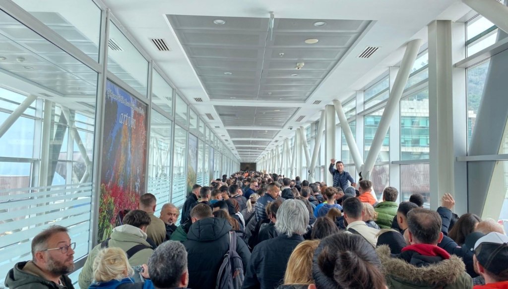 Sarp Sınır Kapısı’ndan bayram tatili yoğunluğu