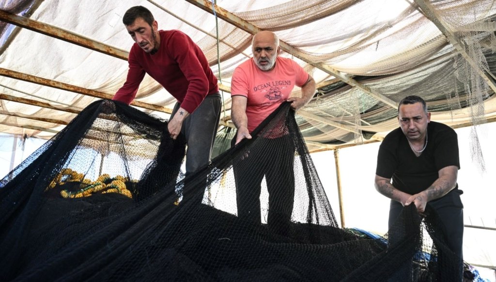 Av yasağı başladı: Gırgır tekneleri demir attı