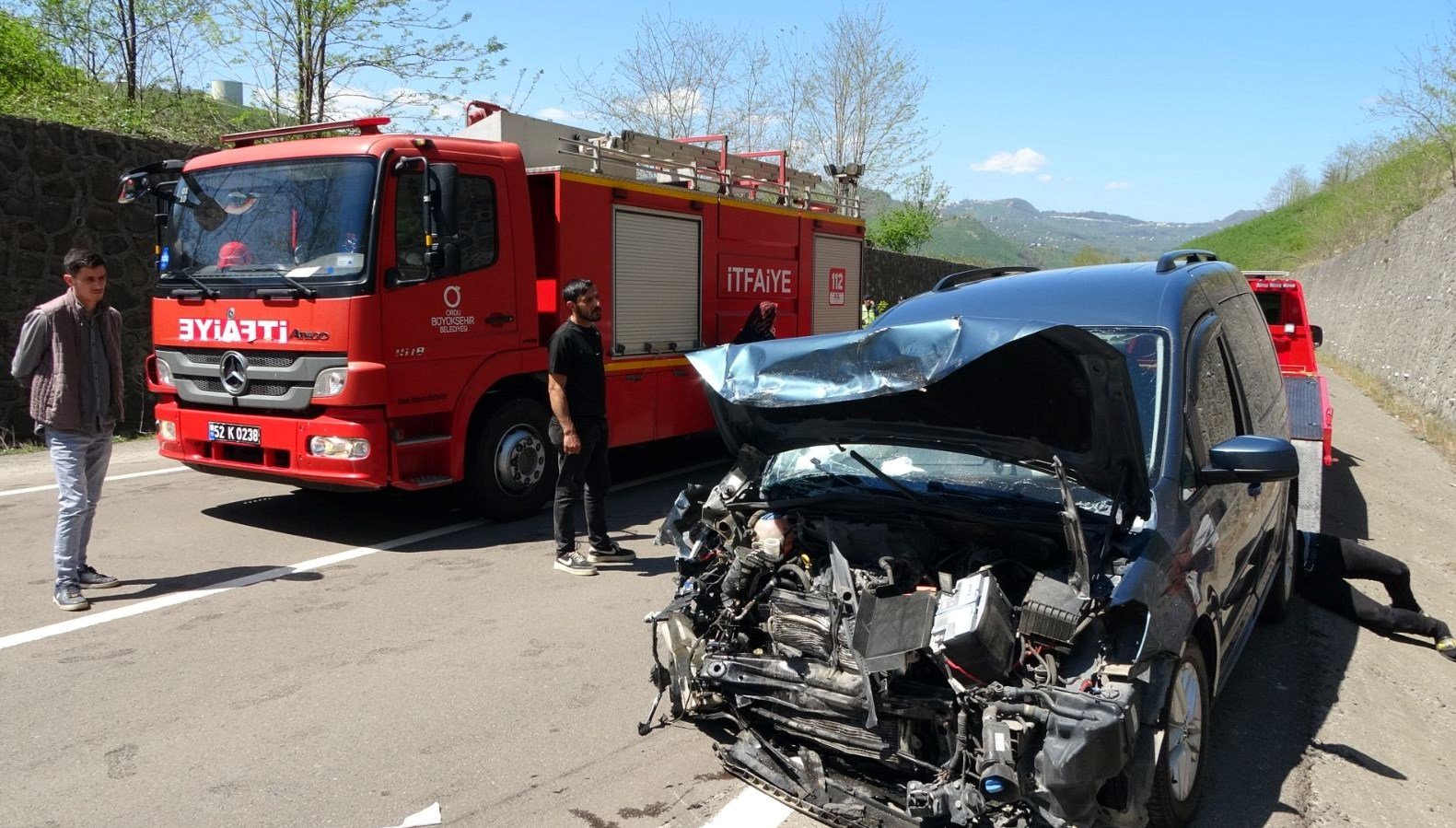 Cenaze yolunda feci kaza: 2’si ağır 5 yaralı
