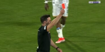 SON DAKİKA: Alanyaspor-Galatasaray maçında Fatih Tekke çılgına döndü, hakemin üzerine yürüyünce kırmızı kart gördü