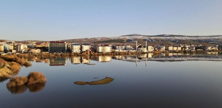 Nehir taştı: Ardahan Ovası göle döndü