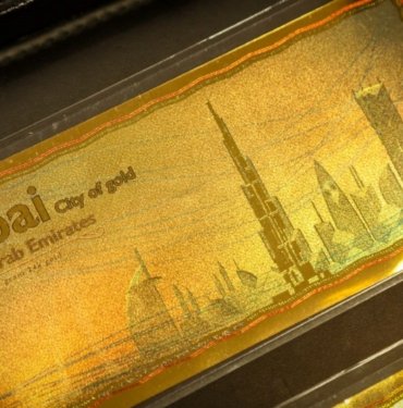 Dubai’de 24 ayar altından banknot basıldı