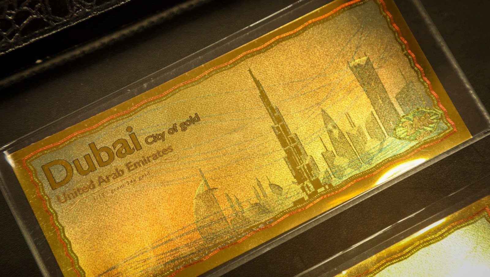 Dubai’de 24 ayar altından banknot basıldı