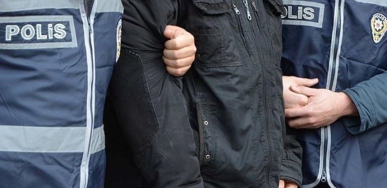 FETÖ’nün esnaf ve hücre evlerine operasyon