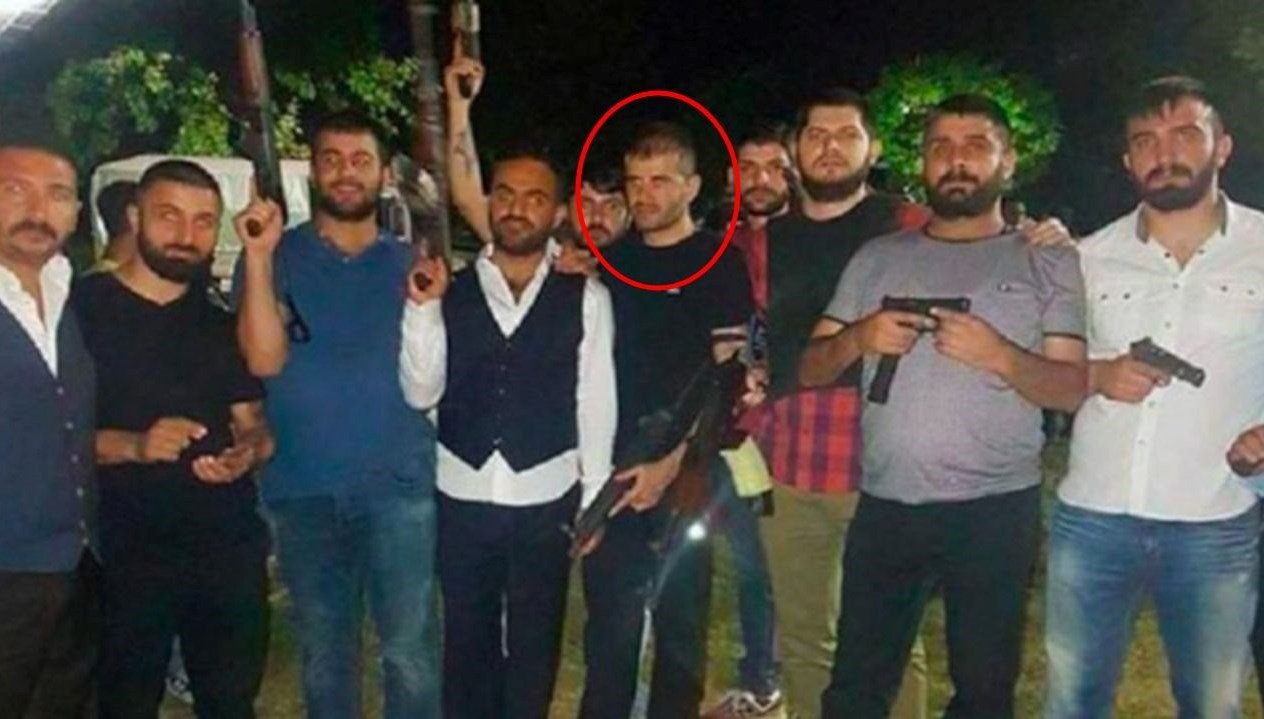 Ayhan Bora Kaplan davası sürüyor | TRT binası önündeki fotoğrafa açıklama: “En büyük hatam”
